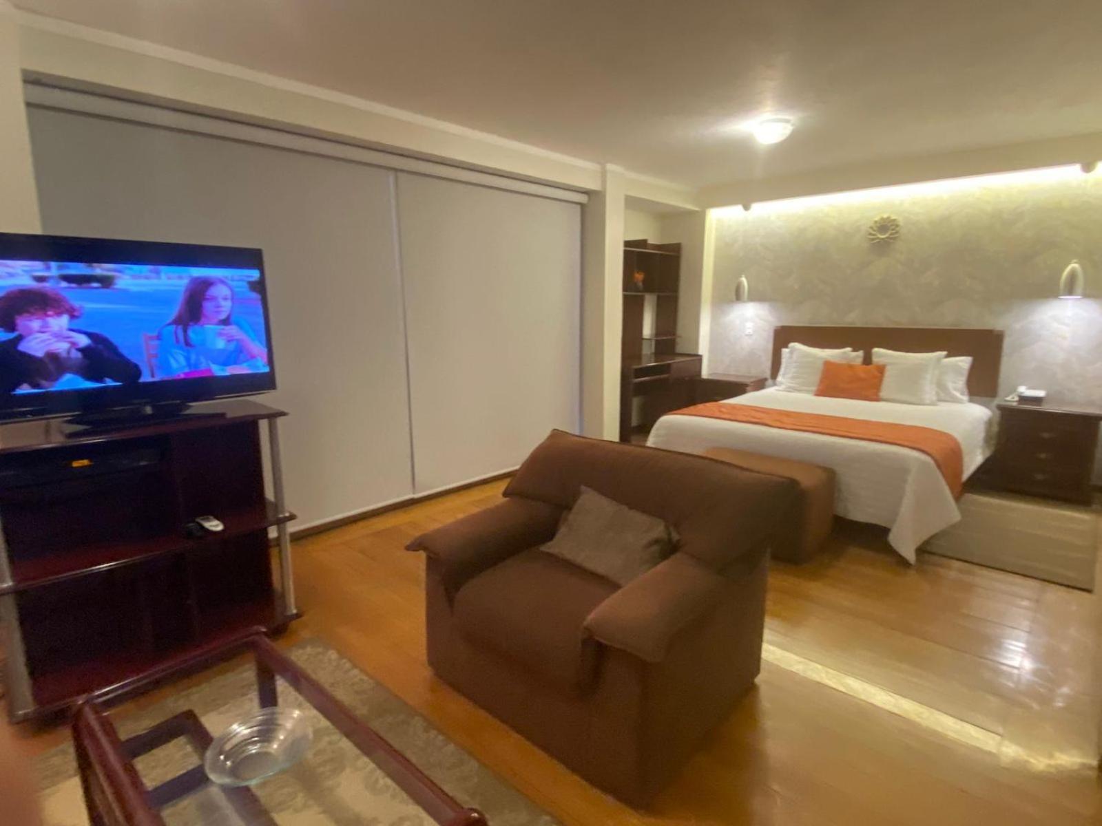 Suites Metropoli Кито Екстериор снимка